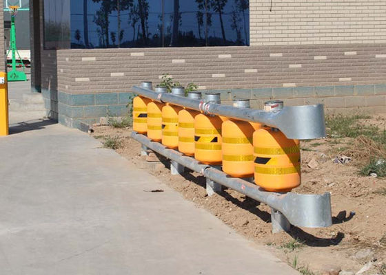 ซื้อ อุปกรณ์เสริม สีเหลืองที่มีเส้นสีดํา สถานที่ความปลอดภัยทางด่วน ที่ให้บริการอุปกรณ์ความปลอดภัยทางด่วนสําหรับการควบคุมและบริหารการจราจร online manufacture