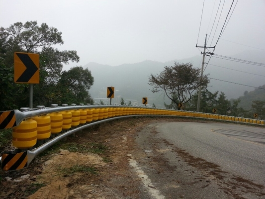 ซื้อ 4 เมตร ความยาว Guardrail Roll Forming Machine สําหรับตลาดคาซัคสถาน online manufacture