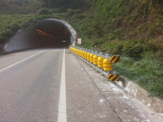 ซื้อ 4 Meters Length Highway Roller Barrier for Mountain Roads Highly Recommended in Oman online manufacture