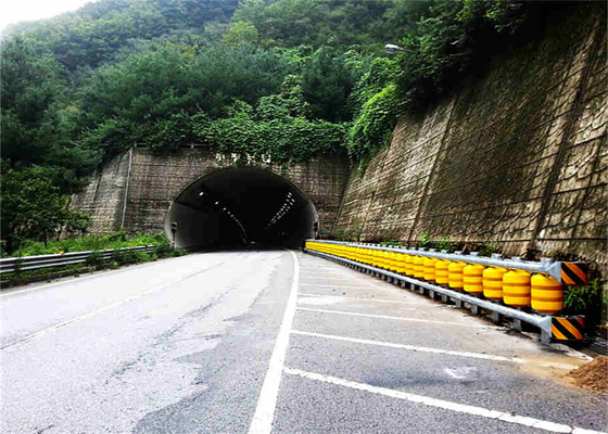 กำหนดเอง EVA Highway Safety Roller Barrier พื้นผิวสังกะสี