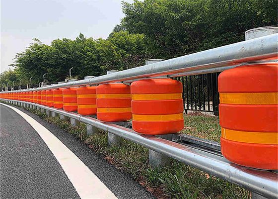ใหม่ Highway Rotating Anti Collision Guardrail วัสดุ EVA ชุบสังกะสี