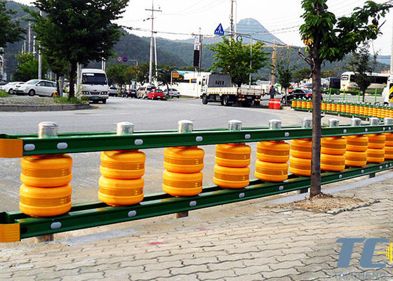 ราคาดี Spacing 1m 0.7m 0.5m Crash barrier machine providing 10 Years lifetime solution for traffic safety and roadside protection ออนไลน์