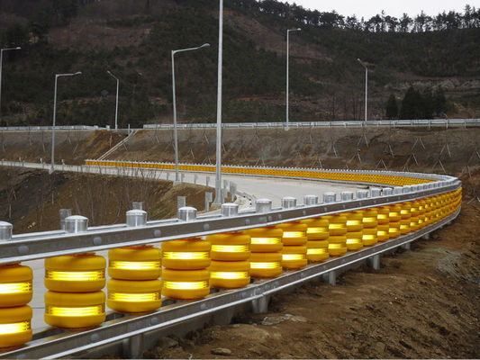 ราคาดี Diameter 245 350 Mm Roller Size Highway Roller Barrier Featuring 10 Years Lifetime and 300 Meters day Output for Traffic Control ออนไลน์