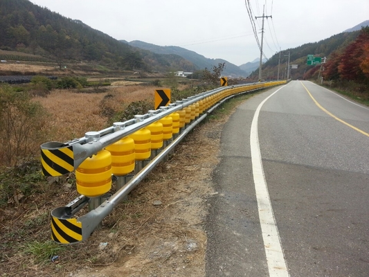 Good price Superior Performance Roller Crash Barrier with Double Buckets or Single Bucket and JT/T281-2007 Standard ออนไลน์