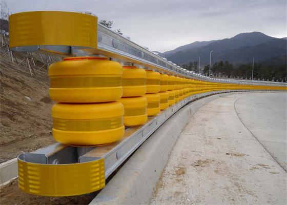โฟม EVA เติมสารหน่วงไฟ Roller Barrier ความปลอดภัยบนทางหลวง