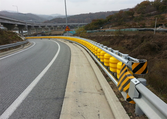 Good price การรักษาความปลอดภัย EVA PU Safety Highway Barrier Roller SB Level Certificate ออนไลน์